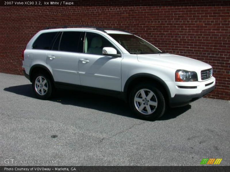 Ice White / Taupe 2007 Volvo XC90 3.2