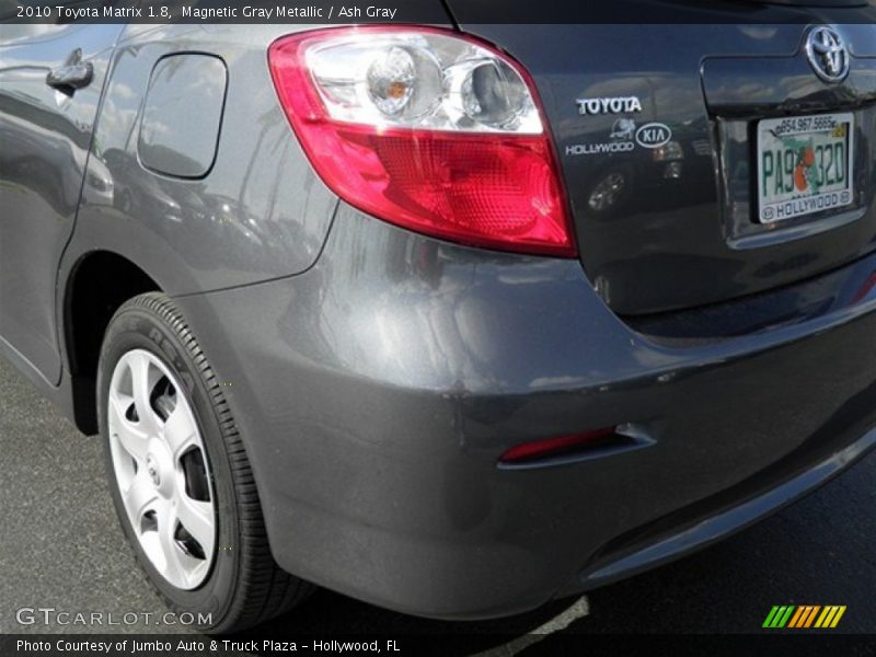 Magnetic Gray Metallic / Ash Gray 2010 Toyota Matrix 1.8