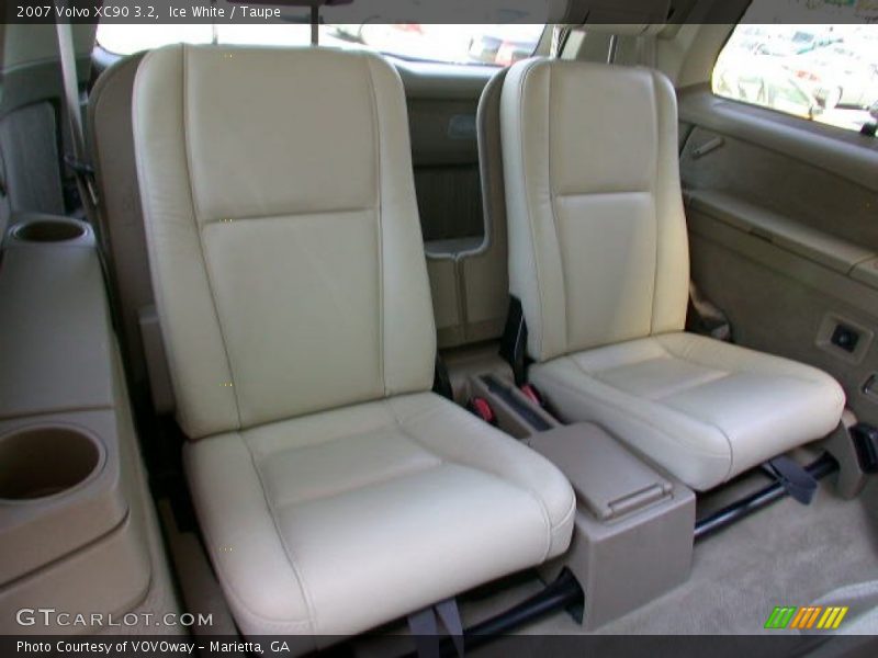 Ice White / Taupe 2007 Volvo XC90 3.2