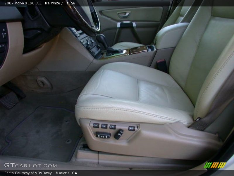 Ice White / Taupe 2007 Volvo XC90 3.2
