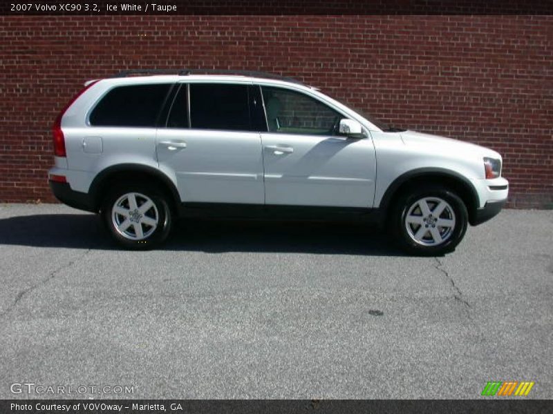 Ice White / Taupe 2007 Volvo XC90 3.2