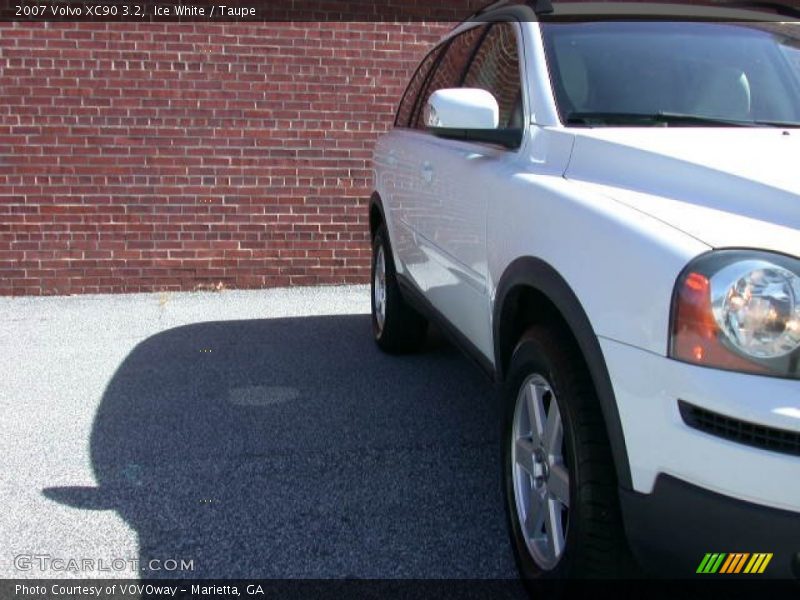 Ice White / Taupe 2007 Volvo XC90 3.2