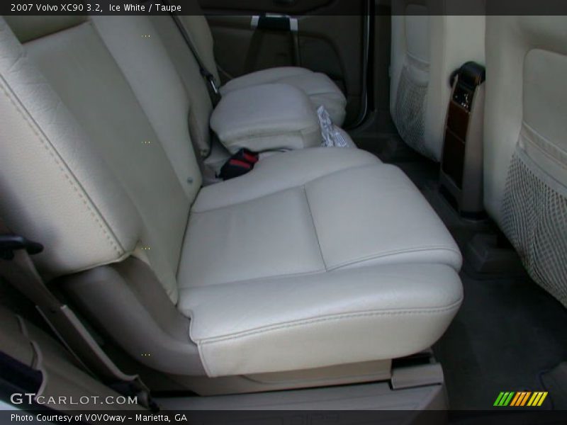 Ice White / Taupe 2007 Volvo XC90 3.2