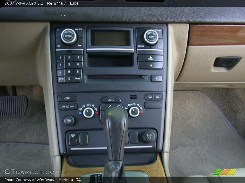 Ice White / Taupe 2007 Volvo XC90 3.2