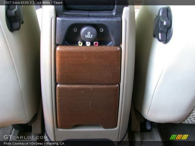 Ice White / Taupe 2007 Volvo XC90 3.2