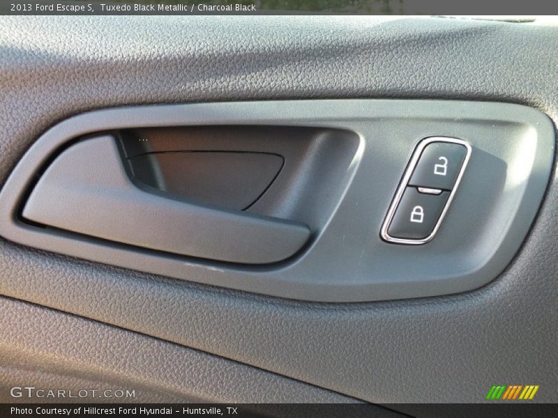 Tuxedo Black Metallic / Charcoal Black 2013 Ford Escape S