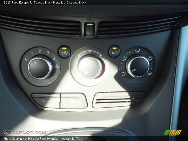 Tuxedo Black Metallic / Charcoal Black 2013 Ford Escape S