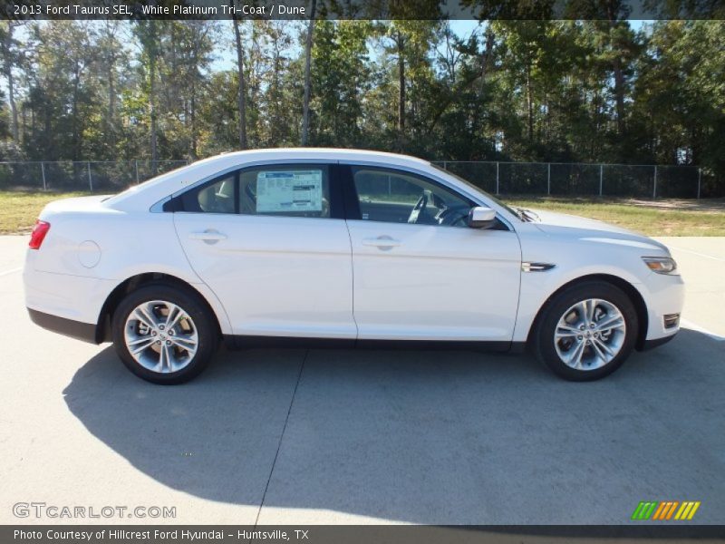 White Platinum Tri-Coat / Dune 2013 Ford Taurus SEL