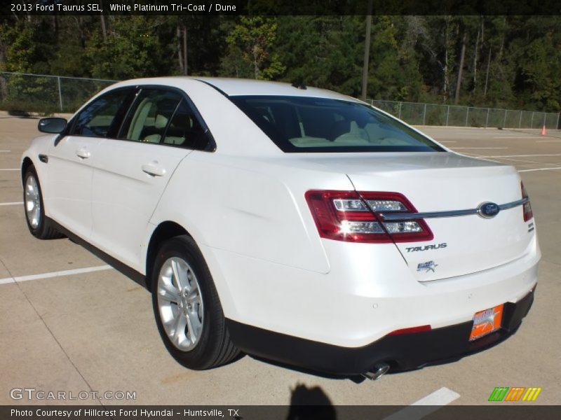 White Platinum Tri-Coat / Dune 2013 Ford Taurus SEL