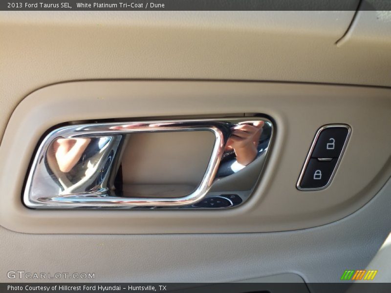White Platinum Tri-Coat / Dune 2013 Ford Taurus SEL