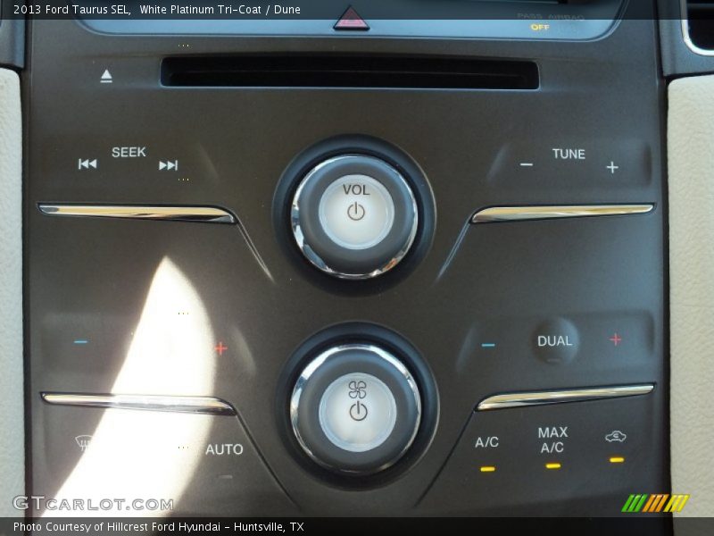 White Platinum Tri-Coat / Dune 2013 Ford Taurus SEL
