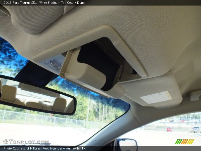 White Platinum Tri-Coat / Dune 2013 Ford Taurus SEL