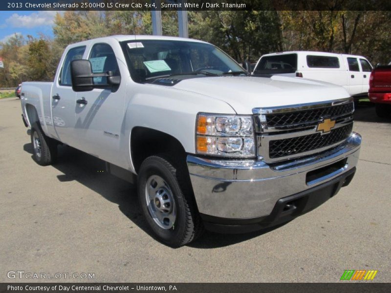 Front 3/4 View of 2013 Silverado 2500HD LS Crew Cab 4x4