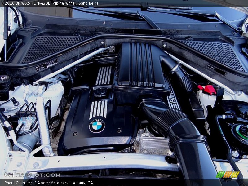 Alpine White / Sand Beige 2010 BMW X5 xDrive30i