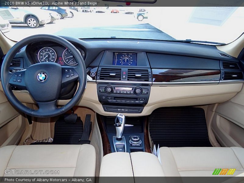 Alpine White / Sand Beige 2010 BMW X5 xDrive30i