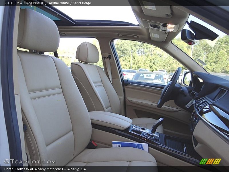 Alpine White / Sand Beige 2010 BMW X5 xDrive30i