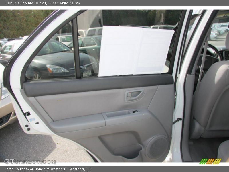 Clear White / Gray 2009 Kia Sorento LX 4x4