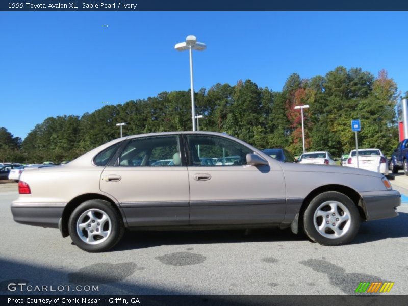Sable Pearl / Ivory 1999 Toyota Avalon XL