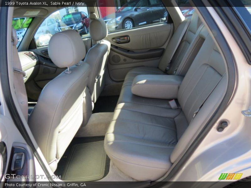 Sable Pearl / Ivory 1999 Toyota Avalon XL