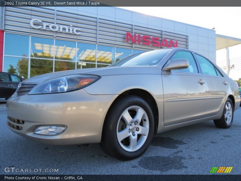 Desert Sand Mica / Taupe 2002 Toyota Camry SE V6
