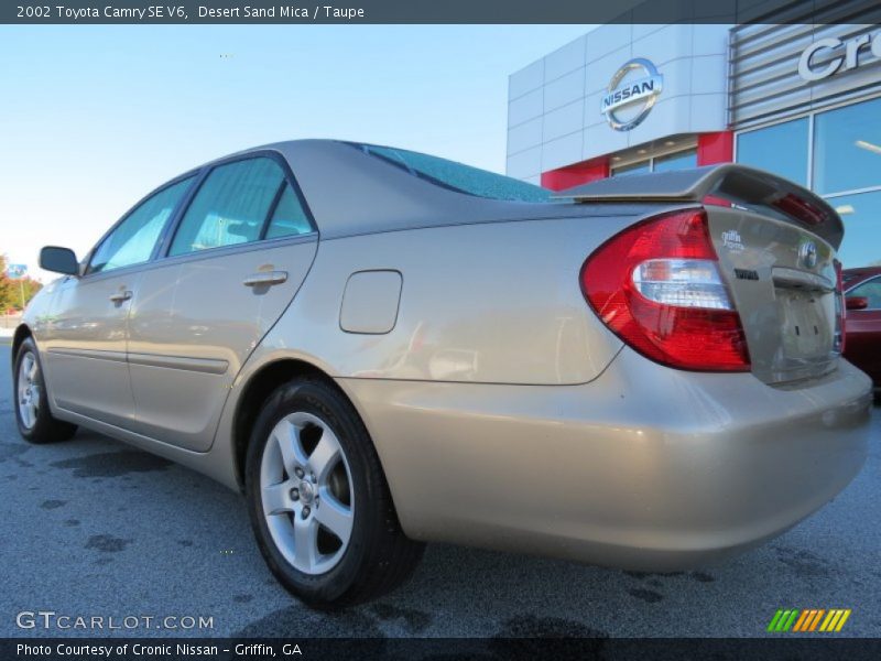 Desert Sand Mica / Taupe 2002 Toyota Camry SE V6