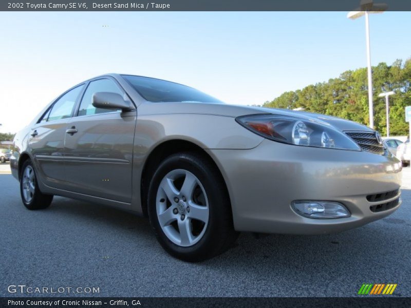 Desert Sand Mica / Taupe 2002 Toyota Camry SE V6