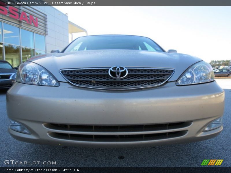 Desert Sand Mica / Taupe 2002 Toyota Camry SE V6