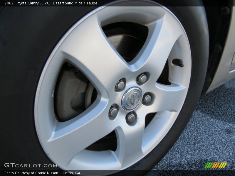 Desert Sand Mica / Taupe 2002 Toyota Camry SE V6