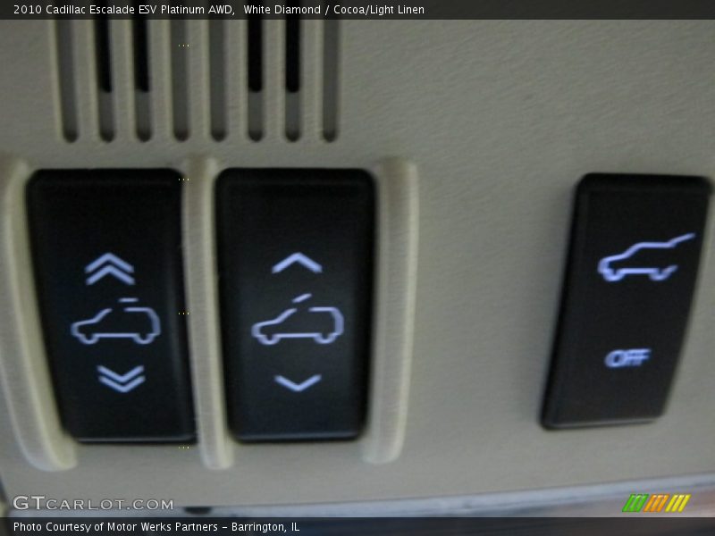 Controls of 2010 Escalade ESV Platinum AWD