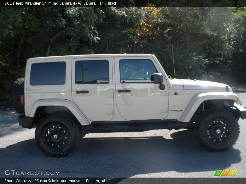 Sahara Tan / Black 2011 Jeep Wrangler Unlimited Sahara 4x4