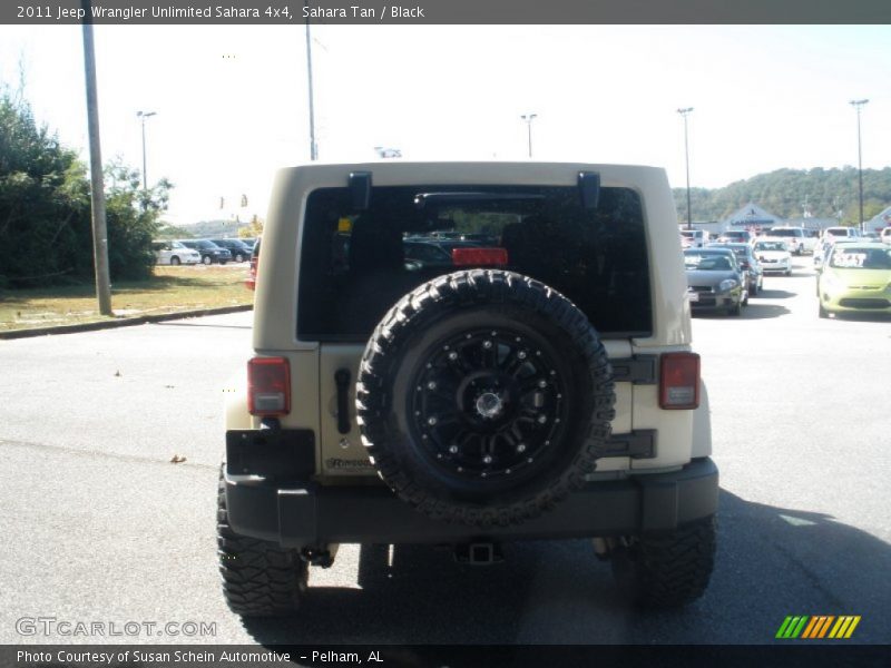 Sahara Tan / Black 2011 Jeep Wrangler Unlimited Sahara 4x4