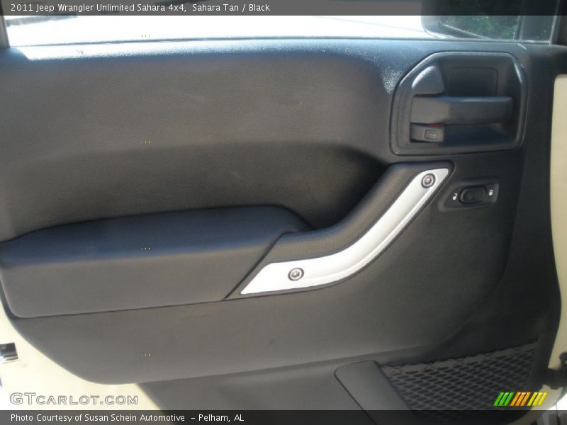 Sahara Tan / Black 2011 Jeep Wrangler Unlimited Sahara 4x4