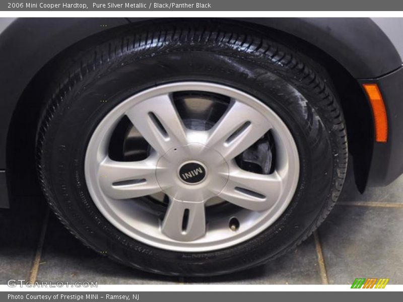 Pure Silver Metallic / Black/Panther Black 2006 Mini Cooper Hardtop