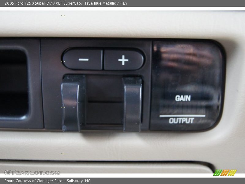 True Blue Metallic / Tan 2005 Ford F250 Super Duty XLT SuperCab