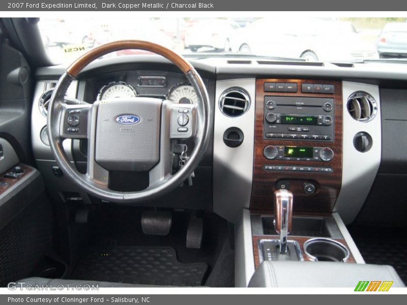 Dashboard of 2007 Expedition Limited