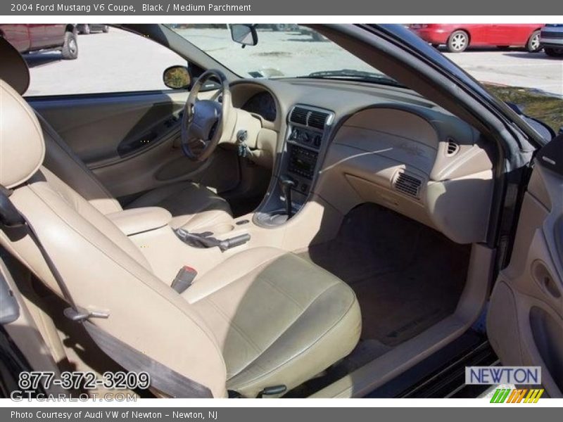 Black / Medium Parchment 2004 Ford Mustang V6 Coupe