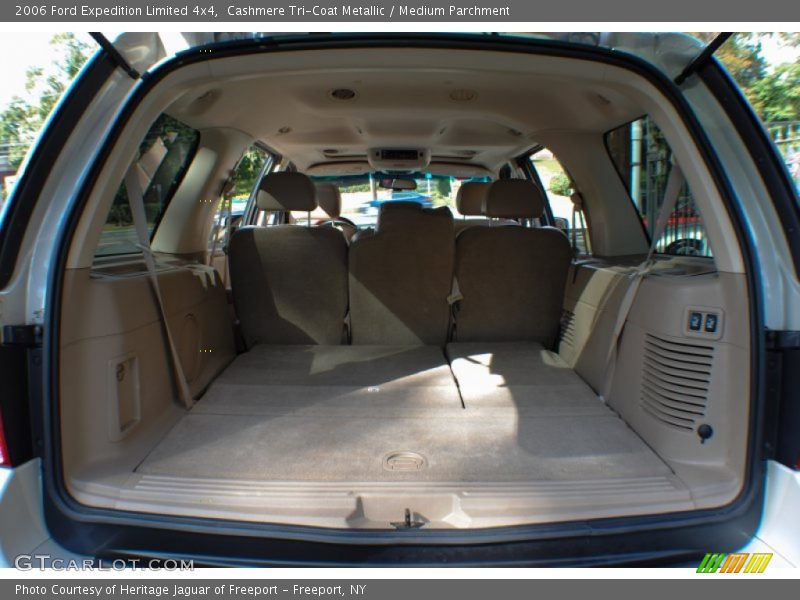  2006 Expedition Limited 4x4 Trunk