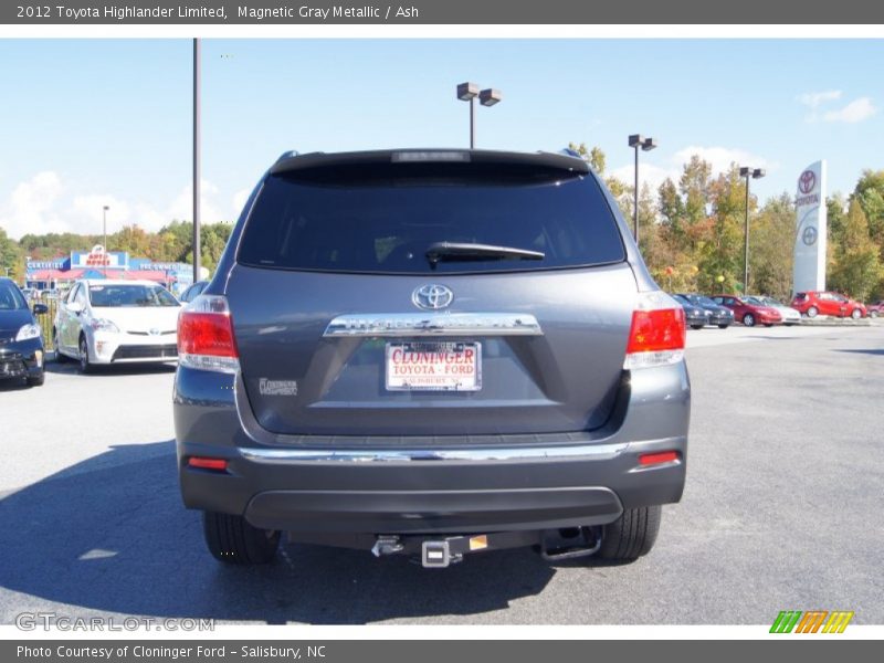 Magnetic Gray Metallic / Ash 2012 Toyota Highlander Limited