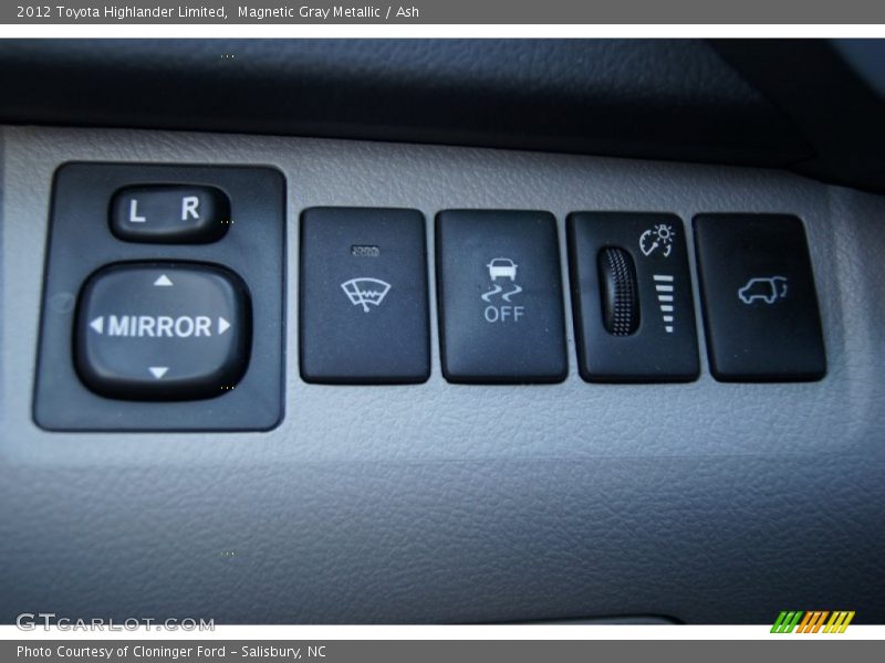 Magnetic Gray Metallic / Ash 2012 Toyota Highlander Limited