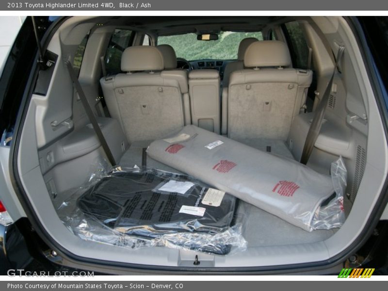 Black / Ash 2013 Toyota Highlander Limited 4WD