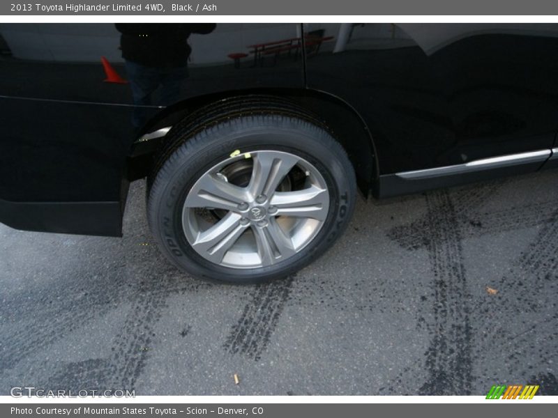 Black / Ash 2013 Toyota Highlander Limited 4WD