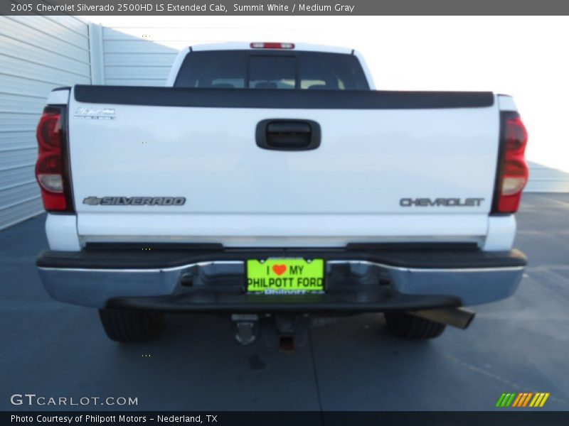 Summit White / Medium Gray 2005 Chevrolet Silverado 2500HD LS Extended Cab