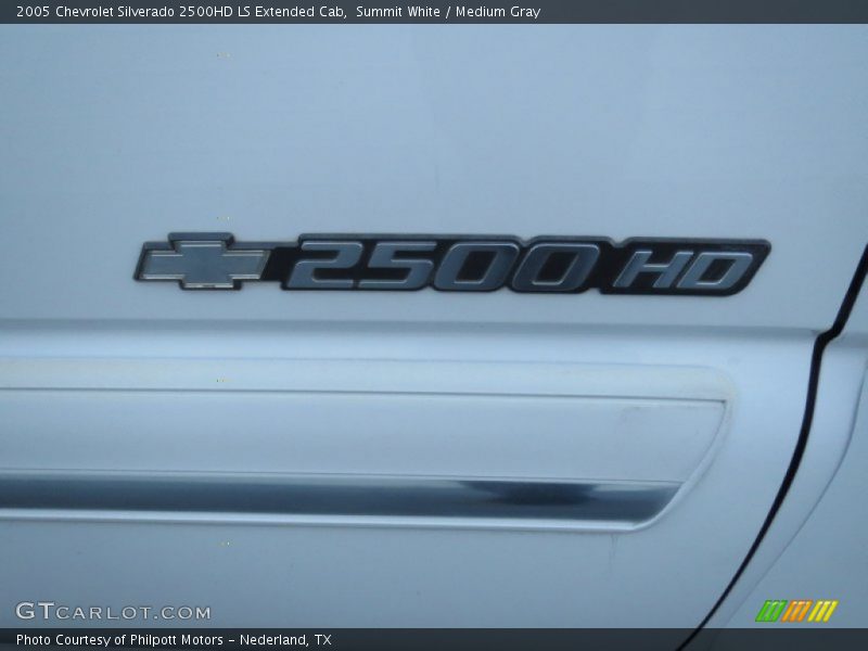 Summit White / Medium Gray 2005 Chevrolet Silverado 2500HD LS Extended Cab