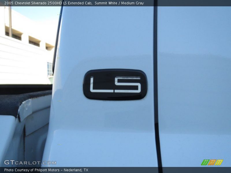 Summit White / Medium Gray 2005 Chevrolet Silverado 2500HD LS Extended Cab