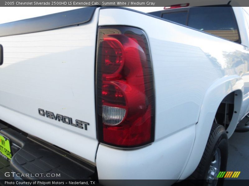Summit White / Medium Gray 2005 Chevrolet Silverado 2500HD LS Extended Cab