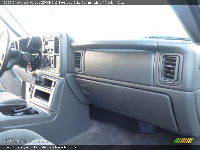Summit White / Medium Gray 2005 Chevrolet Silverado 2500HD LS Extended Cab