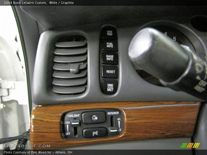 White / Graphite 2004 Buick LeSabre Custom