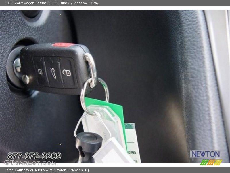 Black / Moonrock Gray 2012 Volkswagen Passat 2.5L S
