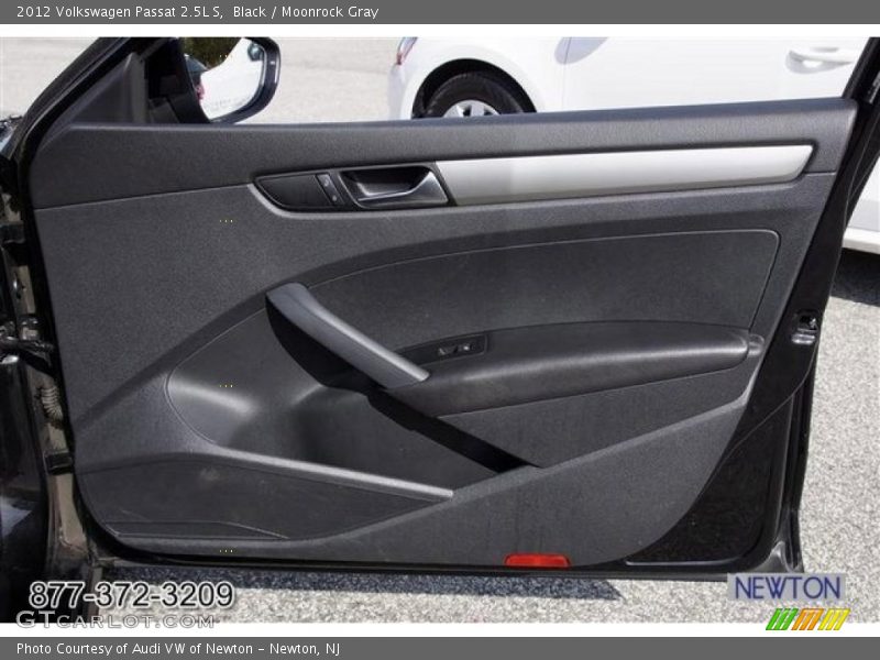 Black / Moonrock Gray 2012 Volkswagen Passat 2.5L S