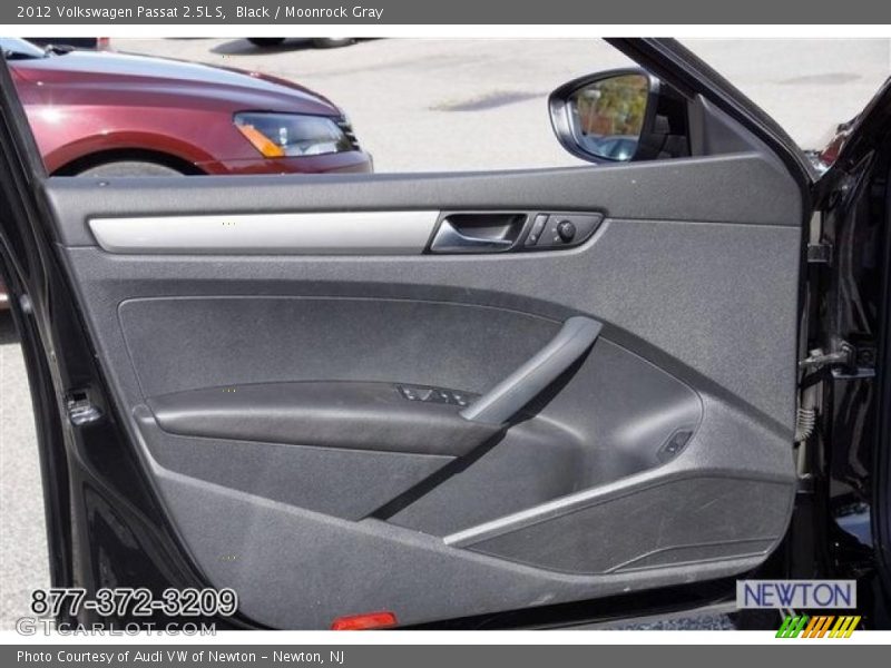 Black / Moonrock Gray 2012 Volkswagen Passat 2.5L S